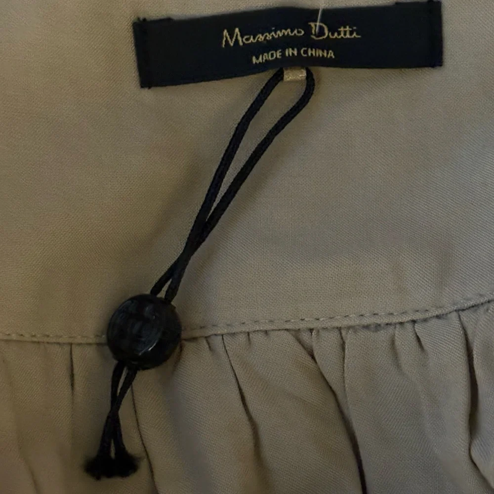 Massimo Dutti
Long  Gathered  Halter Neck Strappy Dress in Sz S - Picture 8 of 11